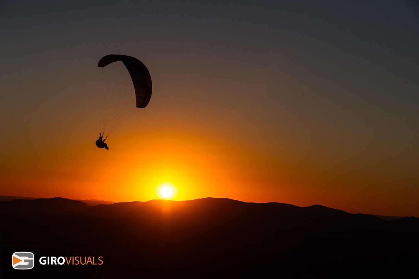 Paragliding Glow